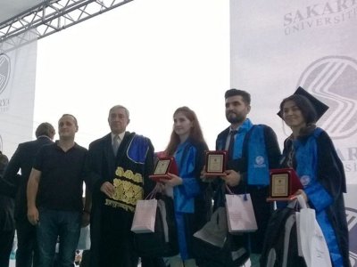 <BR>TC SAKARYA ÜNİVERSİTESİ MEZUNİYET TÖRENİ YAPILDI
