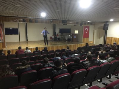 ÇİMENTAŞ ANADOLU LİSESİ`NDE MESLEK TANITIMI VE TEMEL AFET BİLİNCİ EĞİTİMİ VERİLDİ