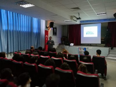 YUNUS EMRE ANADOLU LİSESİ`NDE MESLEK TANITIM SEMİNERİ YAPILDI