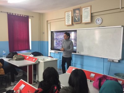 GÜLSEFA KAPANCIOĞLU ANADOLU BLİSESİ`NDE MESLEK TANITIM SEMİNERİ VE TEMEL AFET BİLİNCİ EĞİTİM SEMİNERİ VERİLDİ