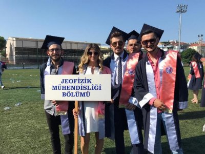 ÇOMÜ JEOFİZİK MÜHENDİSLİĞİ BÖLÜMÜ MEZUNİYET TÖRENİ YAPILDI