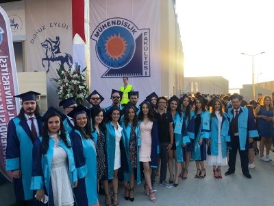 DOKUZ EYLÜL ÜNİVERSİTESİ MÜHENDİSLİK FAKÜLTESİ MEZUNİYET TÖRENİ YAPILDI