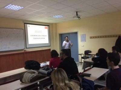 DEÜ JEOFİZİK MÜHENDİSLİĞİ 1SINIF ÖĞRENCİLERİNE YAŞAMDA JEOFİZİK MÜHENDİSLİĞİ SEMİNERİ VERİLDİ