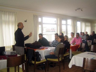 SİSMİK VERİ TOPLAMA VE SİSMİK YANSIMA KURSU GERÇEKLEŞTİRİLDİ
