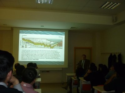 KOCAELİ ÜNİVERSİTESİ JEOFİZİK ÖĞRENCİ KULÜBÜN`DEN SEMİNER