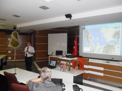 ZEMİN ETÜT RAPORLARINDA KULLANILAN JEOFİZİK YÖNTEMLER VE UYGULAMALARI&#8221; KONULU SEMİNER YAPILDI