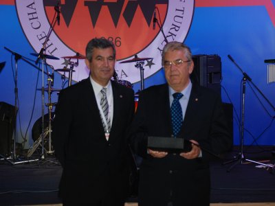 TÜRKİYE 19 ULUSLARARASI JEOFİZİK KONGRE VE SERGİSİNİN 1 GÜNÜ AKŞAMINDA GALA YEMEĞİ VE PLAKET TÖRENİ GERÇEKLEŞTİRİLMİŞTİR